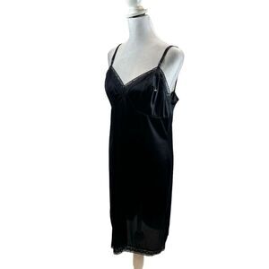 Ladies‎ Vanity Fair Black satin Midi Length Slip Size 38